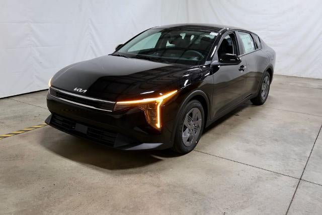 2026 Kia K4 LX AT's photo