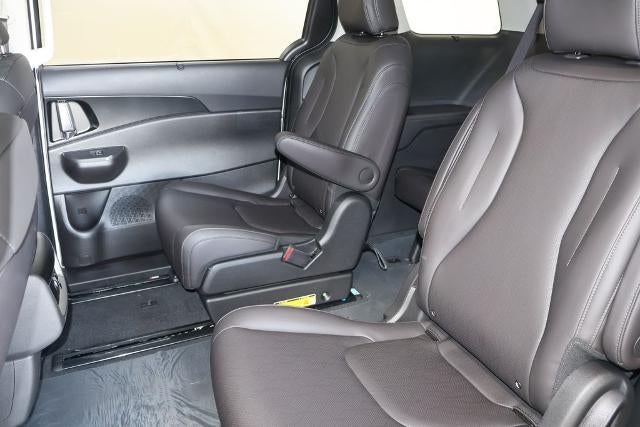2027 Kia Carnival EX