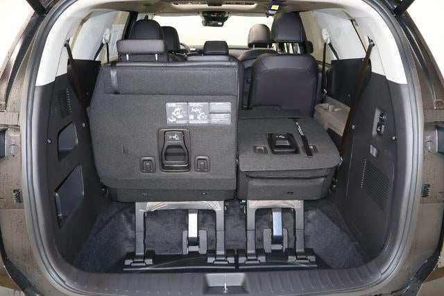 2027 Kia Carnival SX