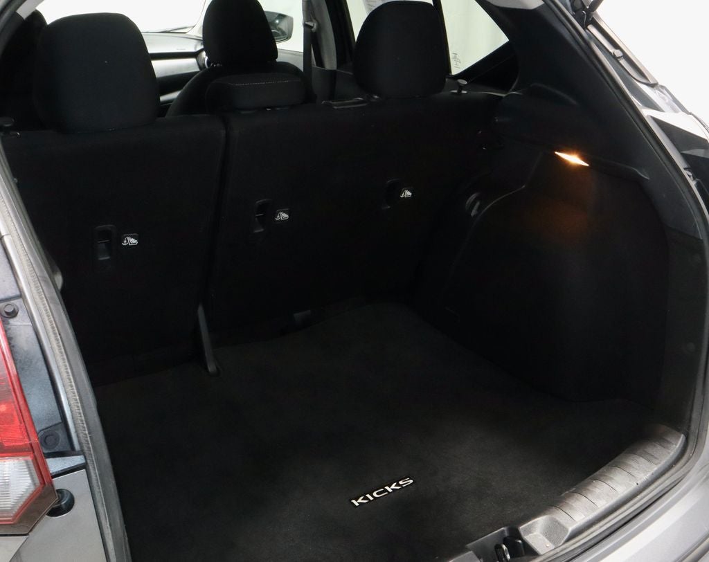 2022 Nissan Kicks SV