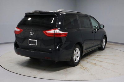 2016 Toyota Sienna LE