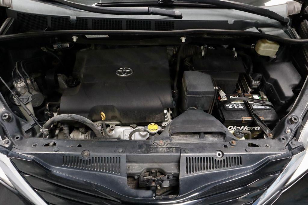 2016 Toyota Sienna LE