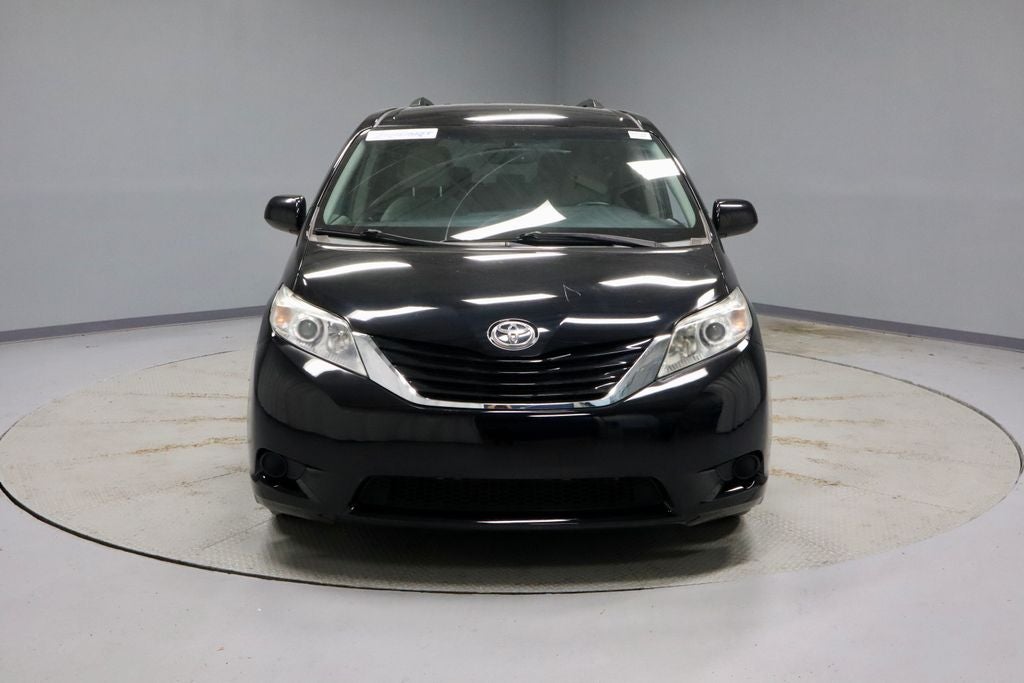 2016 Toyota Sienna LE