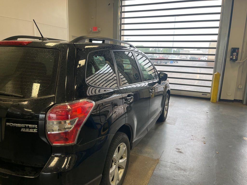 2015 Subaru Forester 2.5i