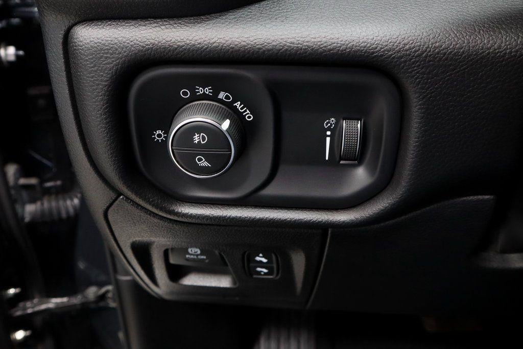 2025 RAM 1500 Big Horn 4x4 Crew Cab 5'7" Box