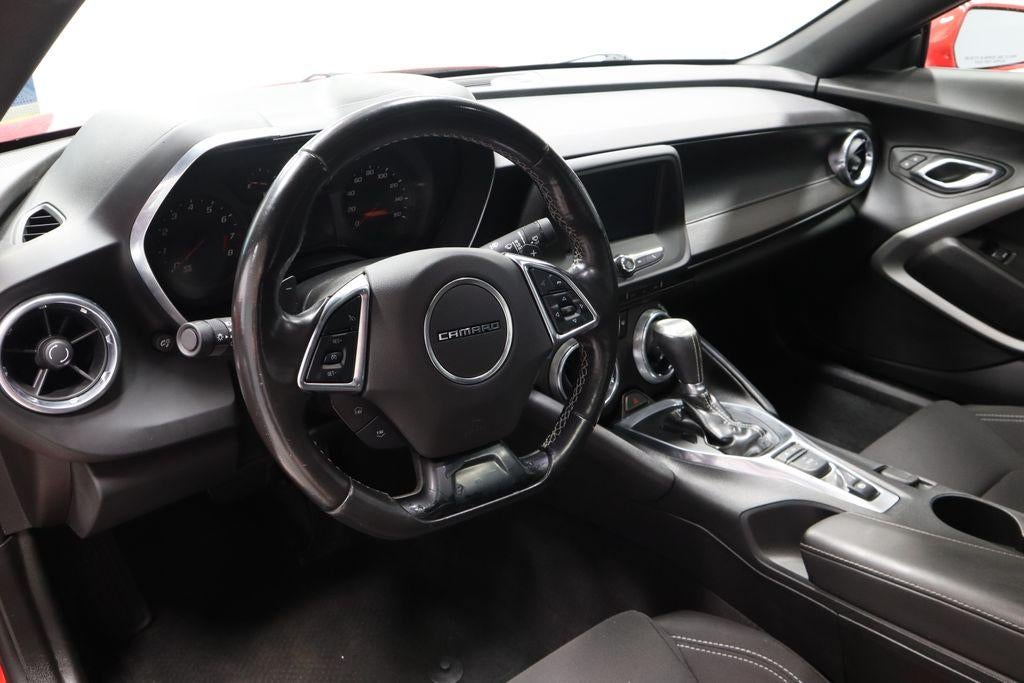 2018 Chevrolet Camaro 2dr Coupe 1LT