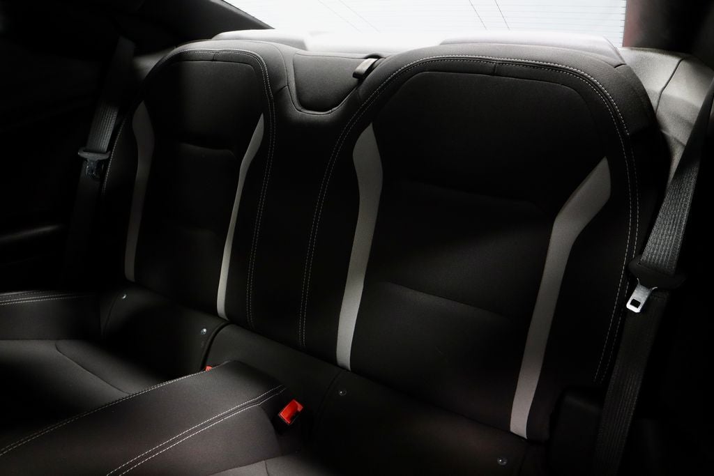 2018 Chevrolet Camaro 2dr Coupe 1LT