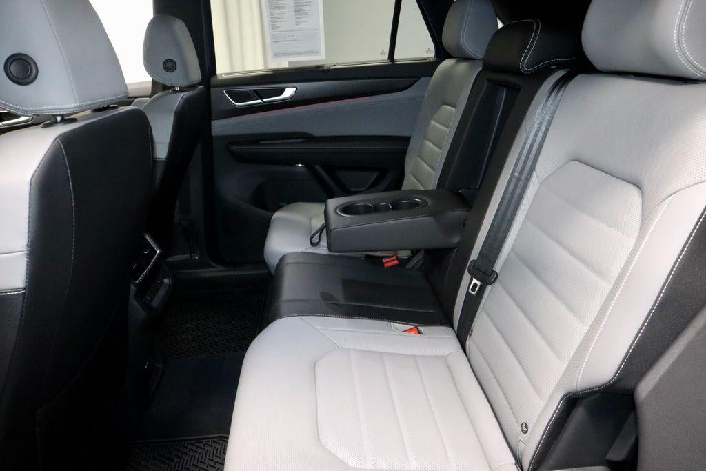 2025 Volkswagen Atlas Cross Sport 2.0T SEL R-Line Black 4MOTION