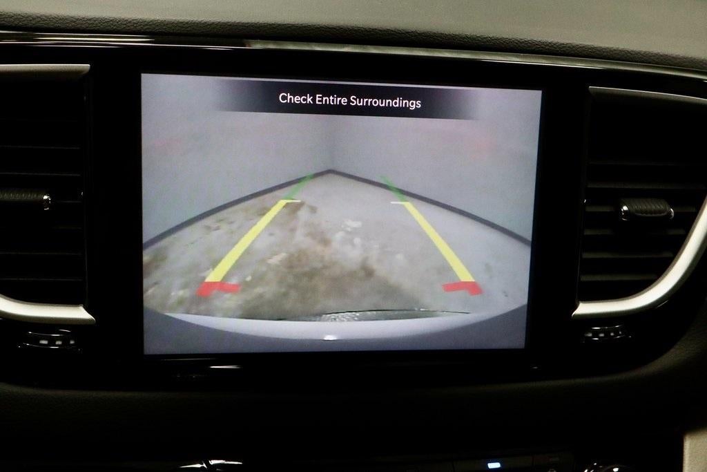 2023 Chrysler Pacifica Touring L FWD