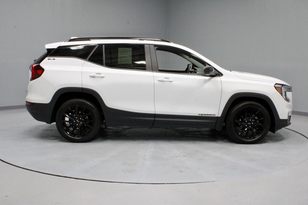 2024 GMC Terrain FWD 4dr SLE