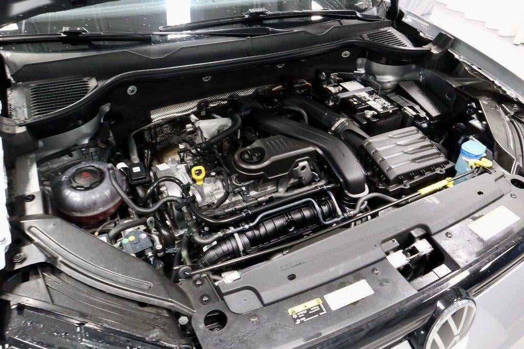 2025 Volkswagen Taos SE 4MOTION