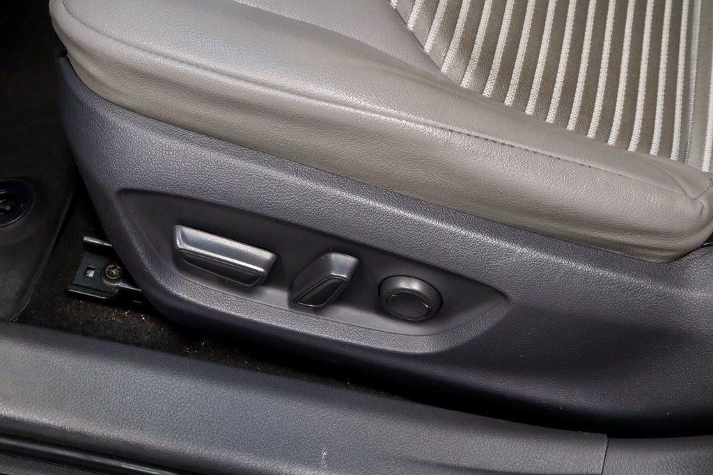 2018 Toyota Camry L Auto (Natl)