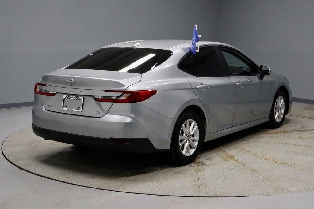 2025 Toyota Camry LE (SE)