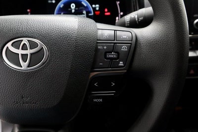 2025 Toyota Camry LE (SE)