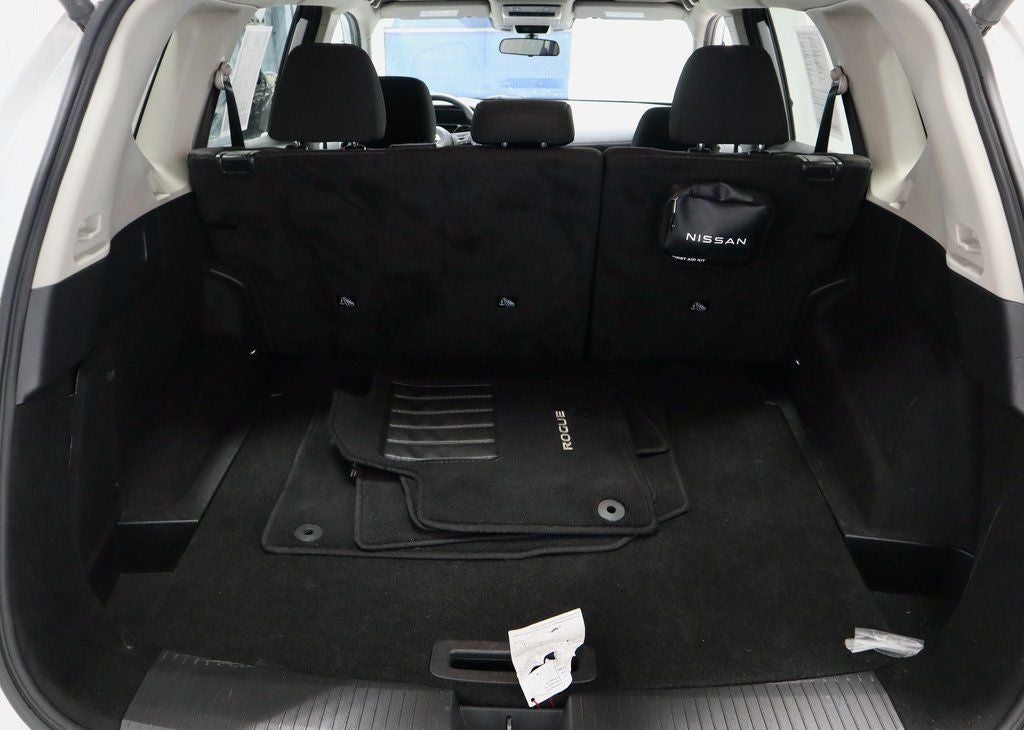 2024 Nissan Rogue AWD SV