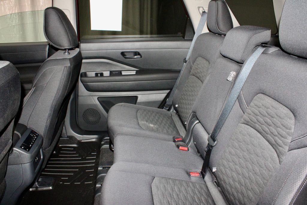 2024 Nissan Pathfinder SV 4WD