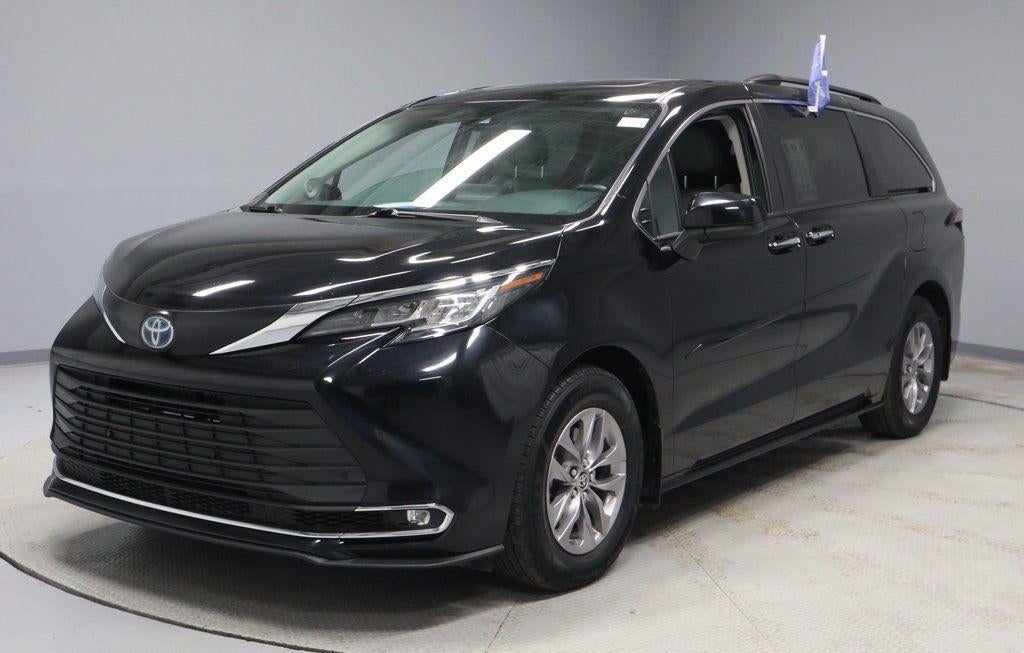 2022 Toyota Sienna XLE AWD 7-Passenger (Natl)
