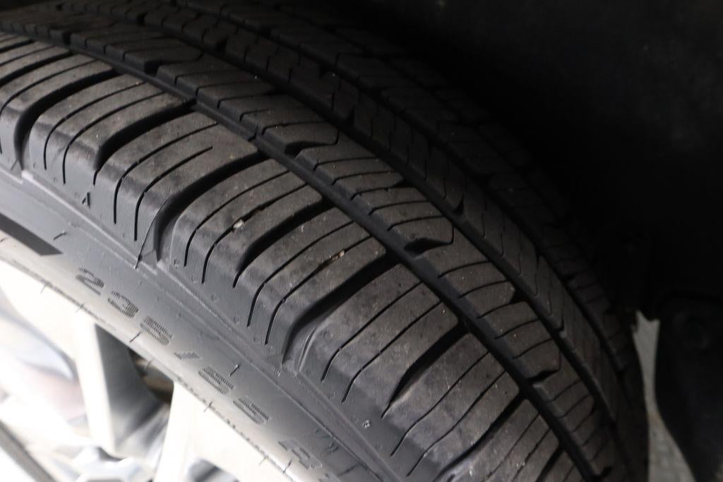 2019 Toyota RAV4 XLE Premium AWD (Natl)