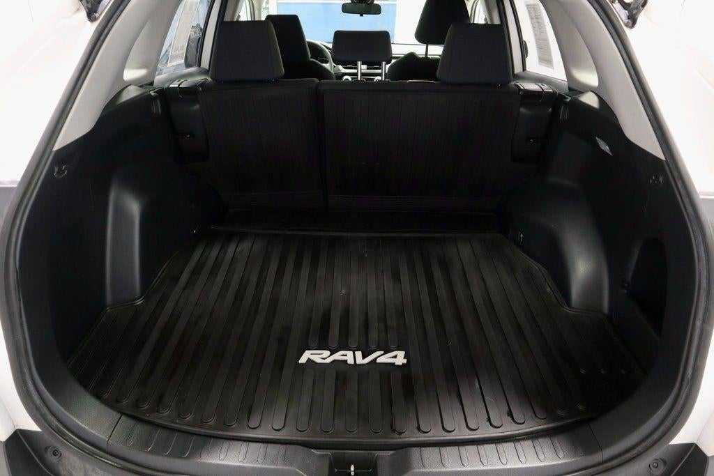 2019 Toyota RAV4 LE AWD (Natl)