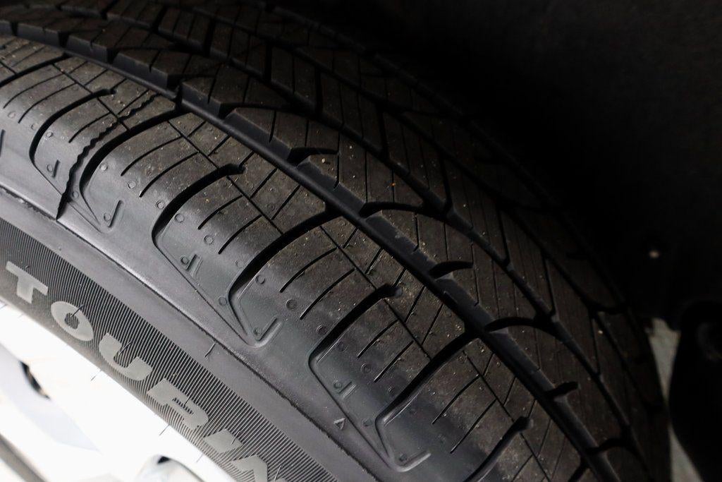 2019 Toyota RAV4 LE AWD (Natl)