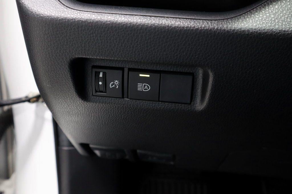 2019 Toyota RAV4 LE AWD (Natl)