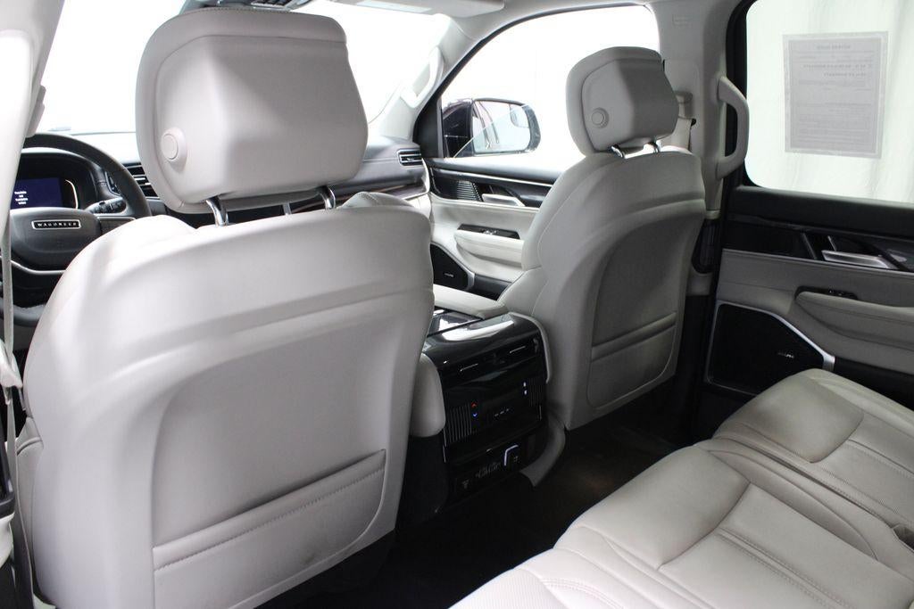 2024 Jeep Wagoneer Base
