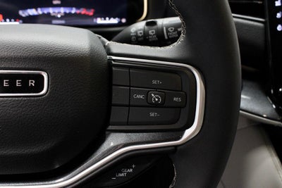 2024 Jeep Wagoneer Base