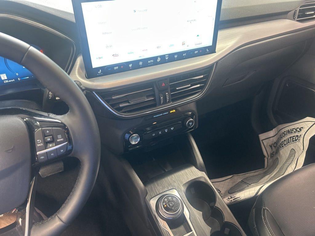 2025 Ford Escape Platinum