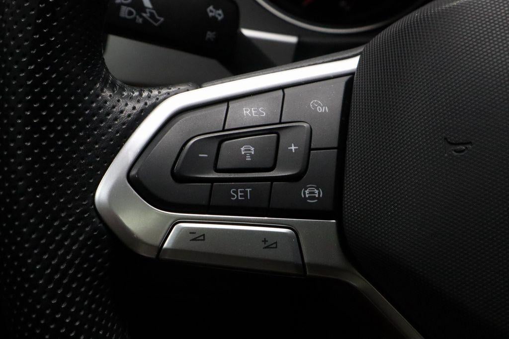 2021 Volkswagen Atlas Cross Sport 3.6L V6 SE w/Technology R-Line