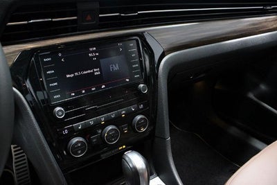 2022 Volkswagen Passat 2.0T Limited Edition
