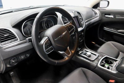 2022 Chrysler 300 Touring