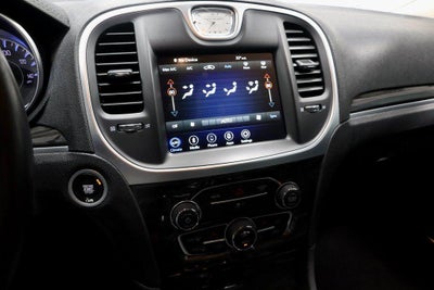 2022 Chrysler 300 Touring