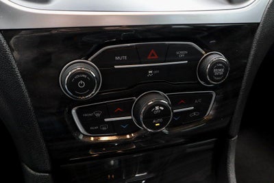 2022 Chrysler 300 Touring