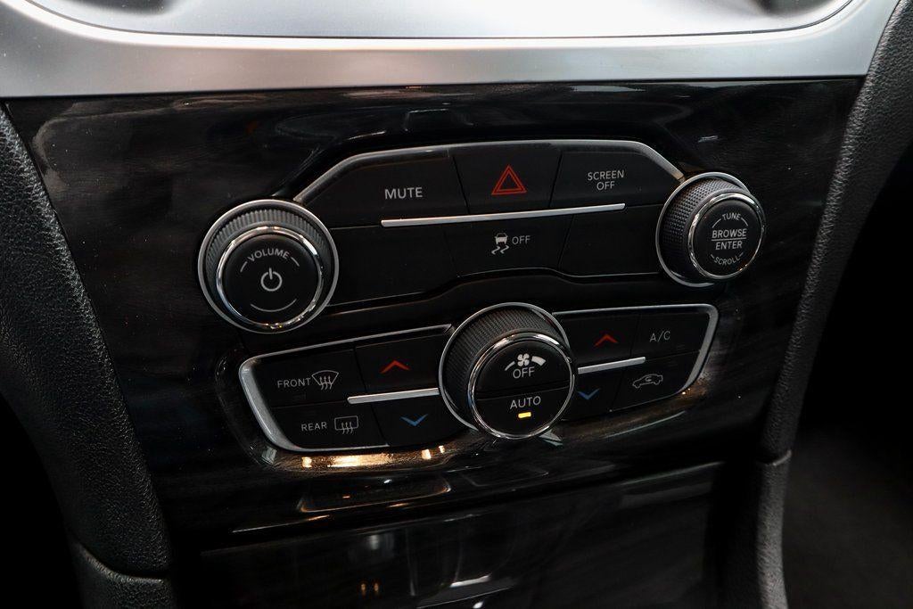 2022 Chrysler 300 Touring