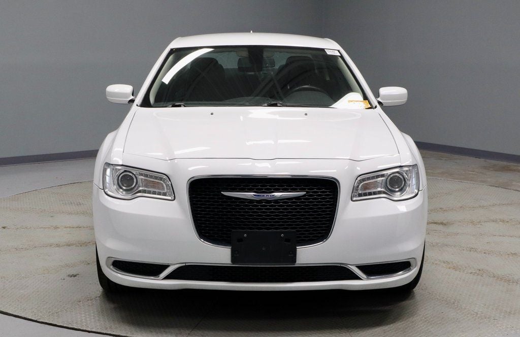 2022 Chrysler 300 Touring