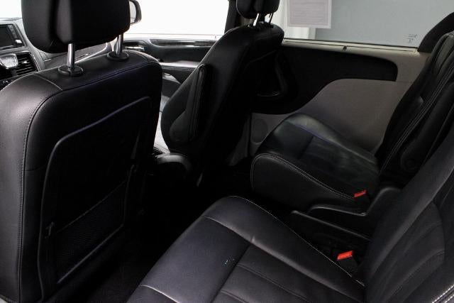 2016 Chrysler Town & Country Touring