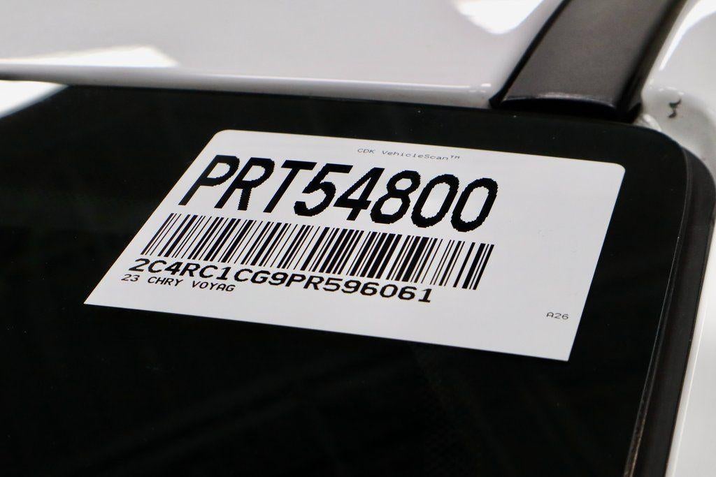 2023 Chrysler Voyager LX