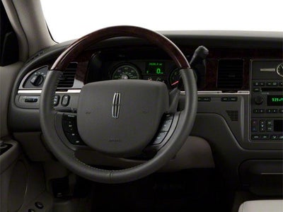 2011 Lincoln Town Car Signature