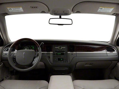 2011 Lincoln Town Car Signature