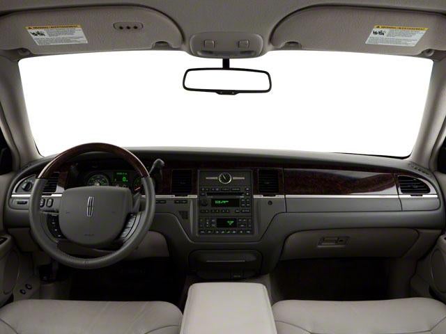2011 Lincoln Town Car Signature