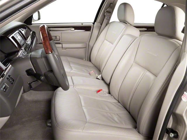 2011 Lincoln Town Car Signature