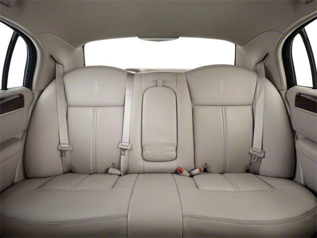 2011 Lincoln Town Car Signature