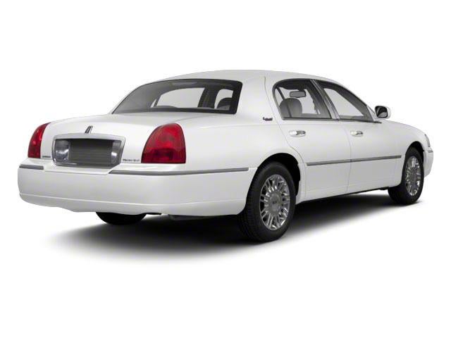 2011 Lincoln Town Car Signature