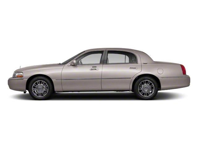 2011 Lincoln Town Car Signature