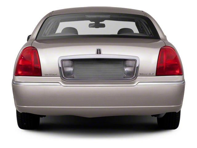 2011 Lincoln Town Car Signature