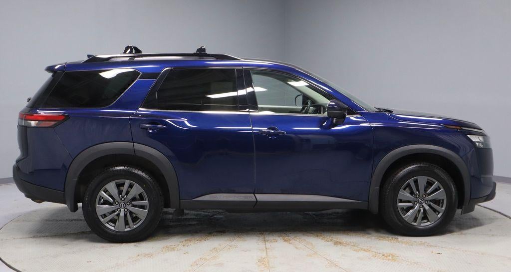 2023 Nissan Pathfinder SV