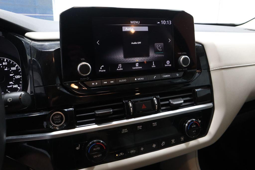 2023 Nissan Pathfinder SV