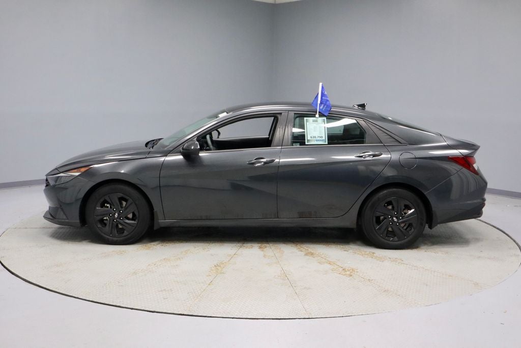 2022 Hyundai ELANTRA SEL