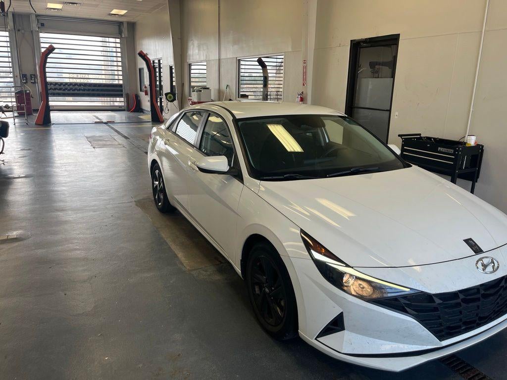 2022 Hyundai ELANTRA SEL