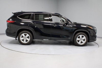 2022 Toyota Highlander LE